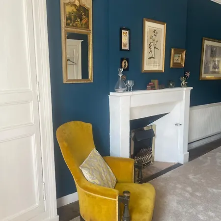 No 41 Grand Rue * Confolens