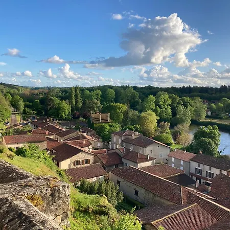 No 41 D Hotes كونفولين