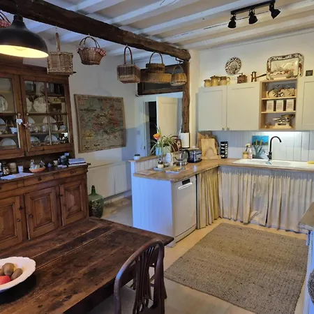 No 41 Grand Rue Bed & Breakfast